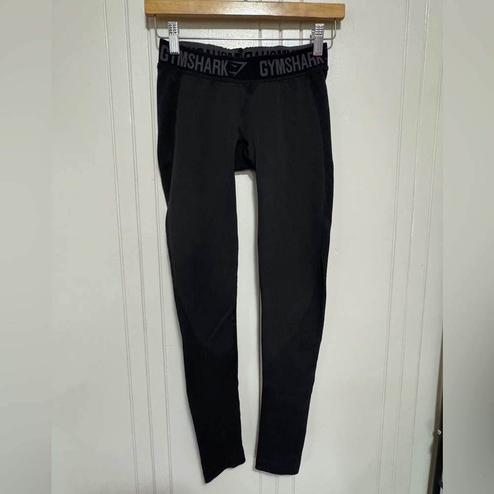 GUC Gym shark leggings,black